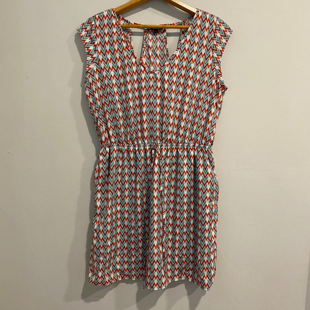 BeBop Chevron Print Dress Racerback Sleeveless Casual Summer Mini Dress L‎